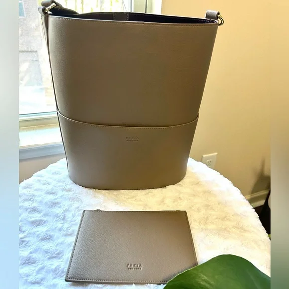 FREJA Tall Tote Taupe - Picture 2 of 5